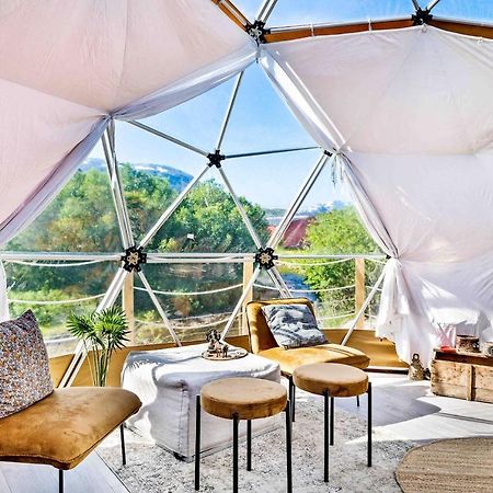 Storjord Farmstay Glamping Тромсьо Екстериор снимка