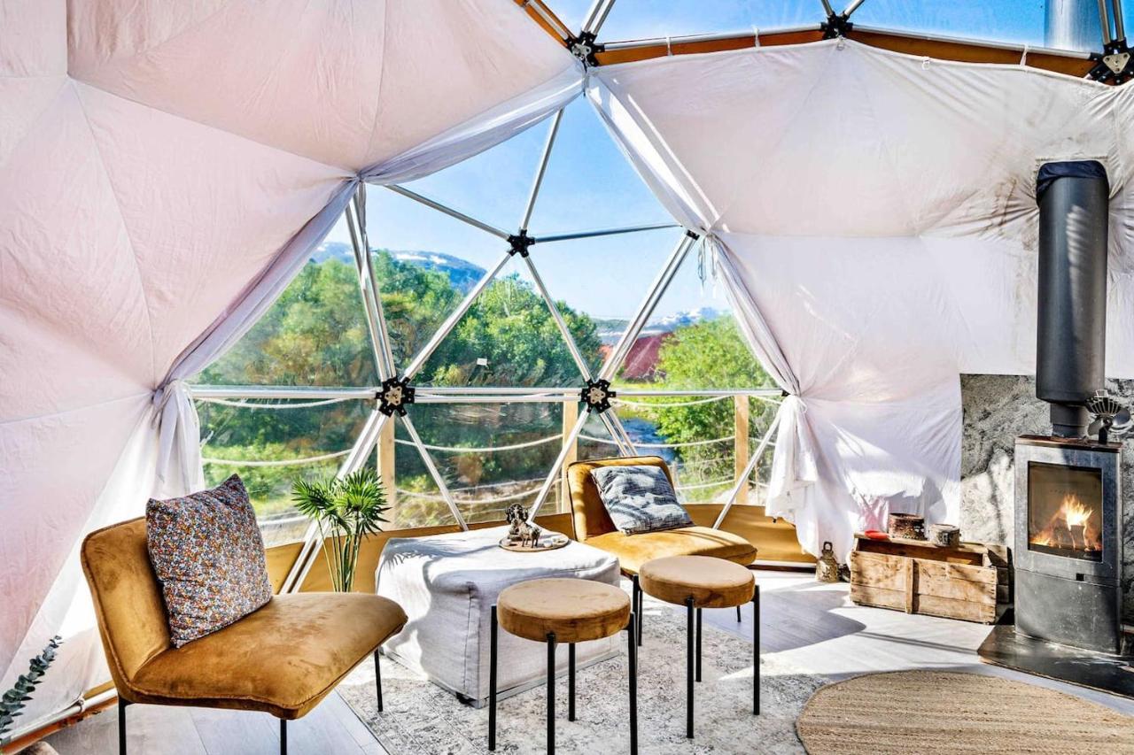 Storjord Farmstay Glamping Тромсьо Екстериор снимка
