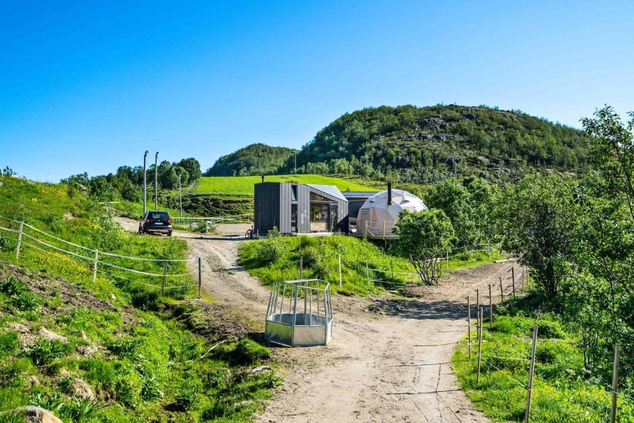 Storjord Farmstay Glamping Тромсьо Екстериор снимка