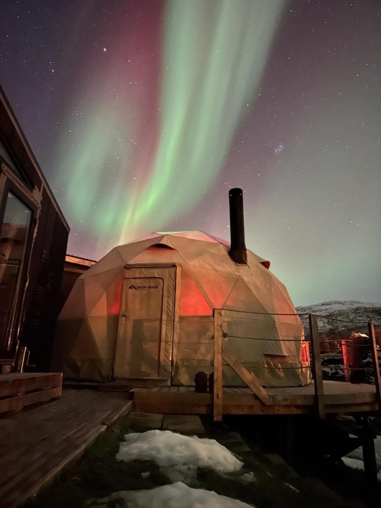 Storjord Farmstay Glamping Тромсьо Екстериор снимка